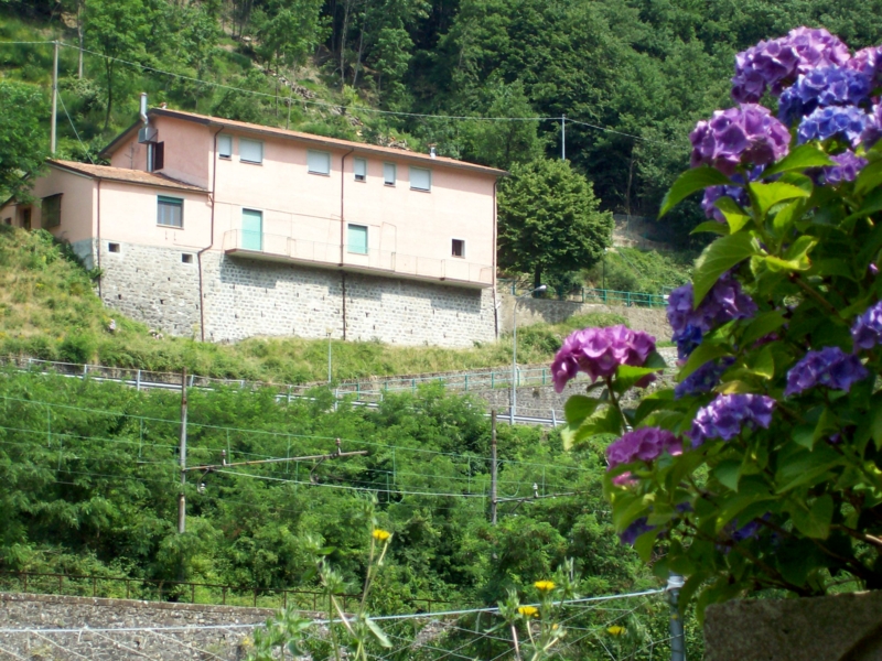  Image name: Ufficio10.JPG 
 width: 800 pixel 
 height: 600 pixel 
 Size: 502883 bytes 
 Click to enlarge 